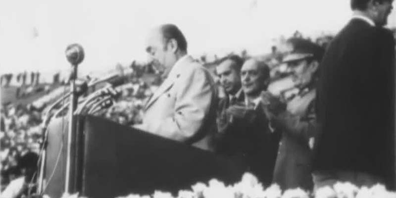 Homenaje a Pablo Neruda en el Estadio Nacional