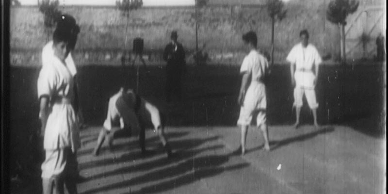 Gran revista de la Escuela Naval